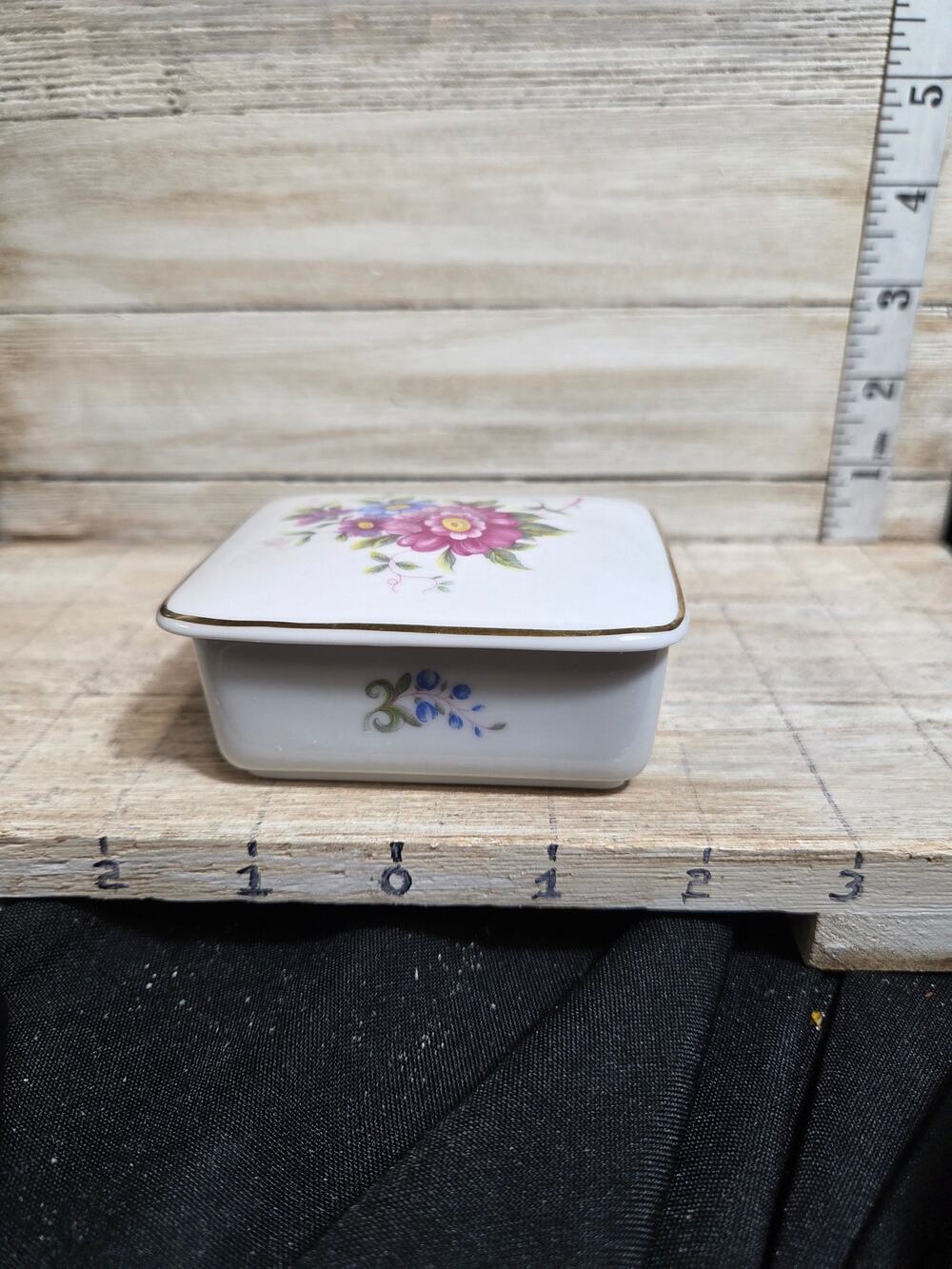 Vintage Hollohaza Hungary Porcelain Trinket Dresser Box Floral Gold Trim